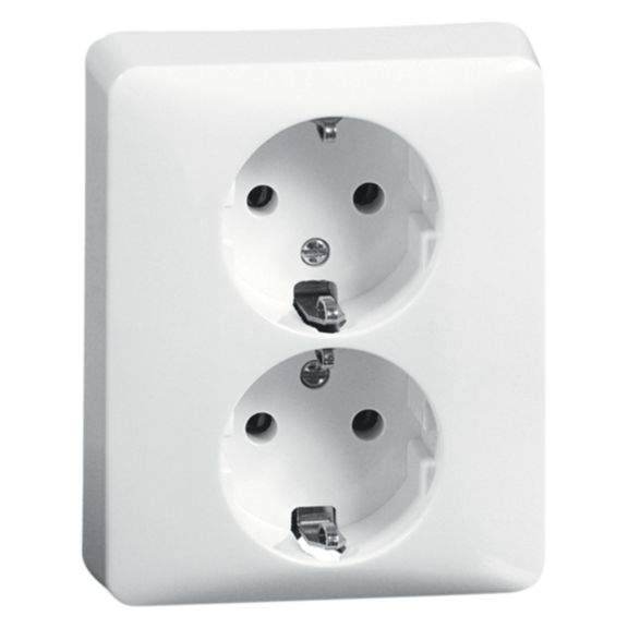hbt-electrical-00482921-schuko2-poleserialsoc-primaryimage.jpg