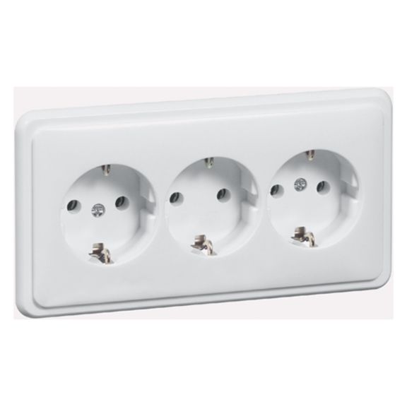 hbt-electrical-00496211-schuko3-gangsocket-primaryimage.jpg