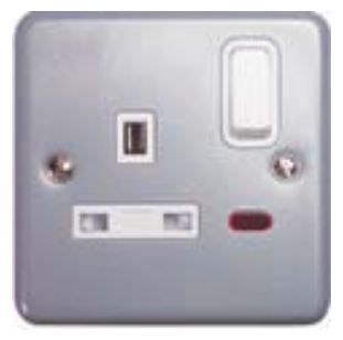 hbt-ep-g2477almsg-1-gang-shuttered-switch-socket-outprimaryimage.jpg