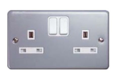 hbt-ep-g2946almsg-2-gang-shuttered-switch-socket-outprimaryimage.jpg