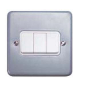 hbt-ep-g4473almsg-standard-rocker-3-gang-sp-switchprimaryimage.jpg