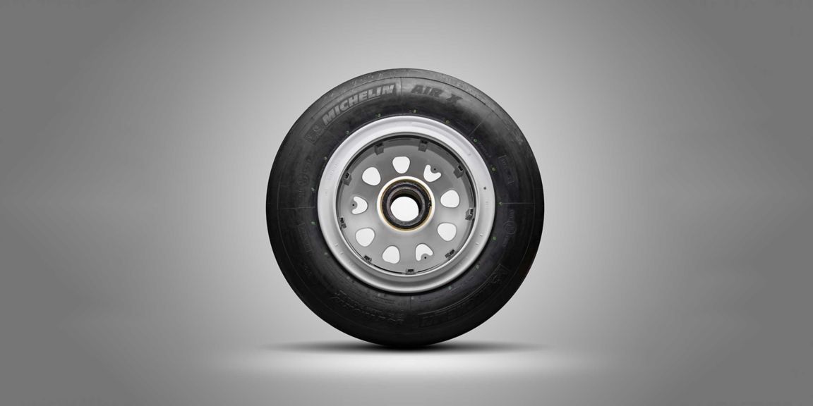 Honeywell's lightweight, aluminum alloy main and nose wheels are manufactured to offer an extended service life and ensure lower cost of ownership.