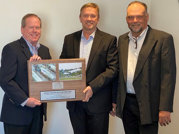 WestJet NG Plaque Presentation