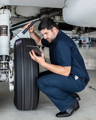 G650 Landing Gear Inspection with iPad