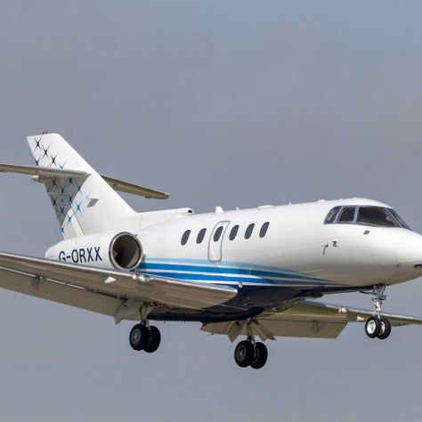 Hawker 900