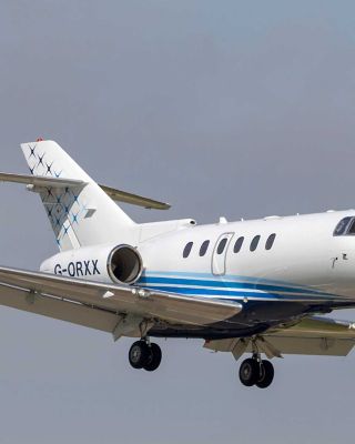 Hawker-900