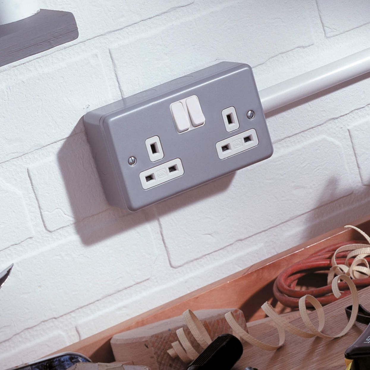 13A MK Electric UK Mains Plug Non-Standard MK Plug Cable Mount