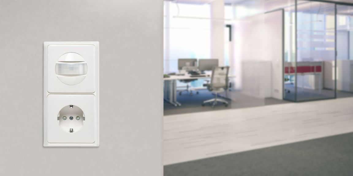 Honeywell PEHA Standard Steckdose Bewegungsmelder im Büro installiert