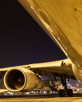 airport-airplane-runway-featured-2880x1440.jpg