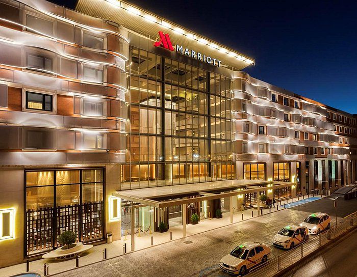 facade-madrid-marriott.jpg