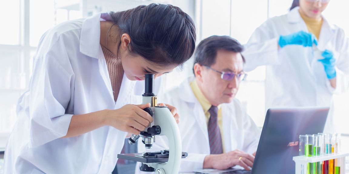 Research teams in health sciences, life sciences and chemistry experiments