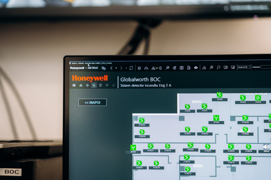 A computer monitor displaying the Honeywell fire detection floor plan for the Globalworth BOC building.