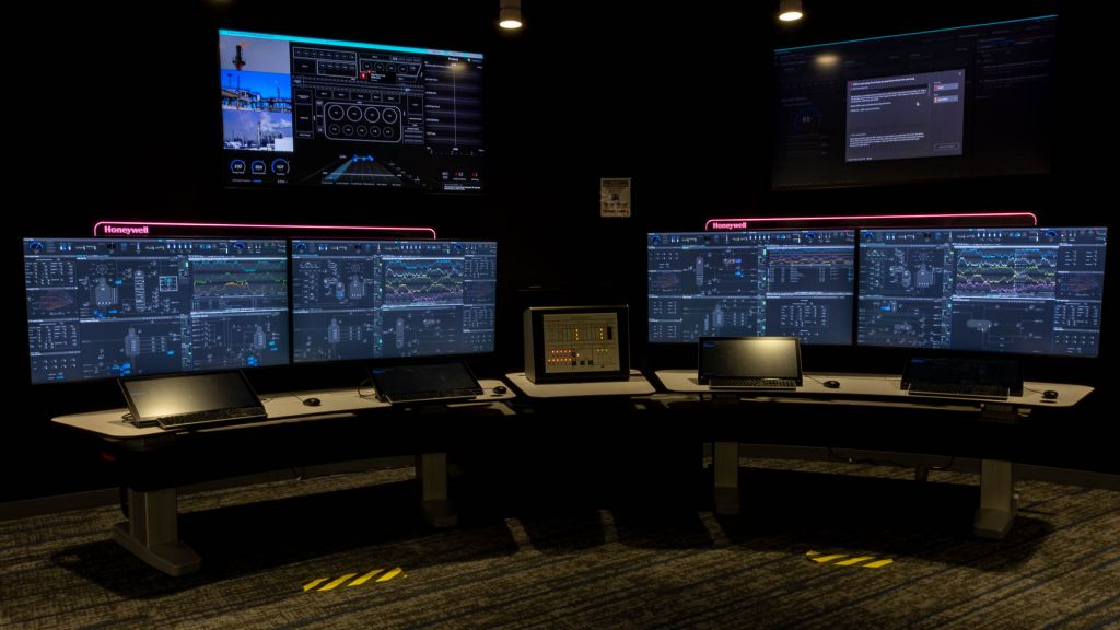 hon-ia-cxc-customer-experience-center-orion.jpg