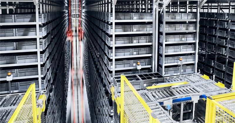 Unleashing Warehouse Potential: How Robotics and Automation Eliminate Critical Bottlenecks Hero Image