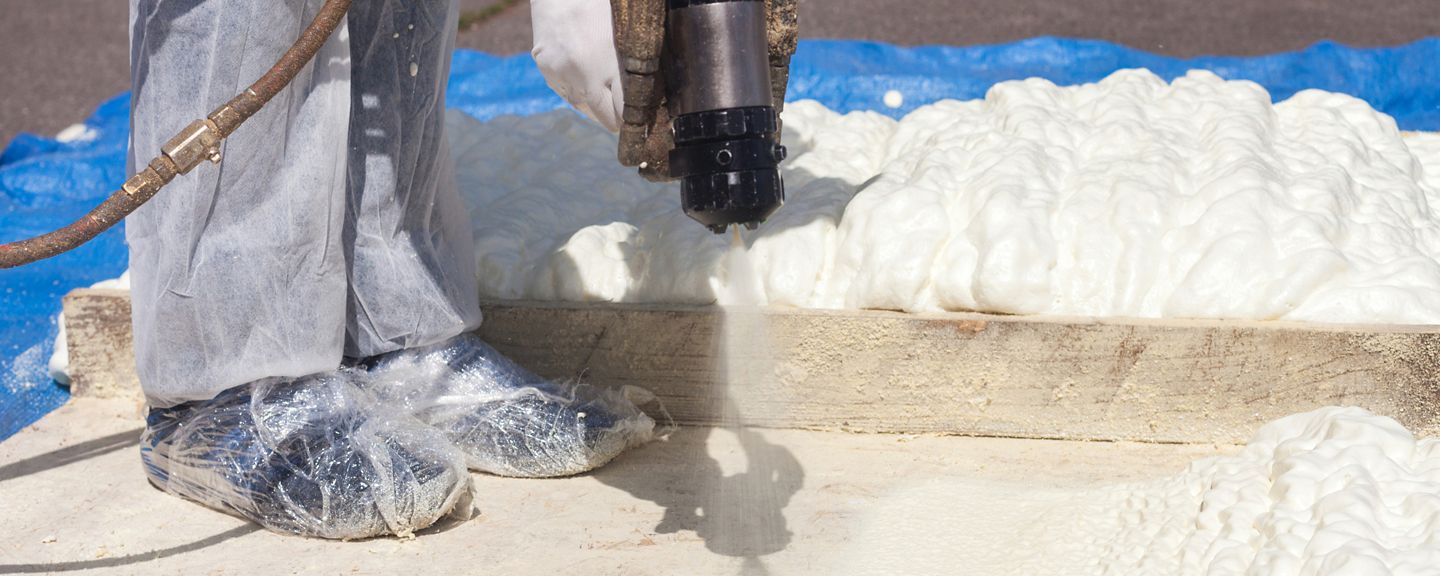 honeywell-pmt-sustainability-blowing-agents-applications-spray-foam-contractor-hero.jpg