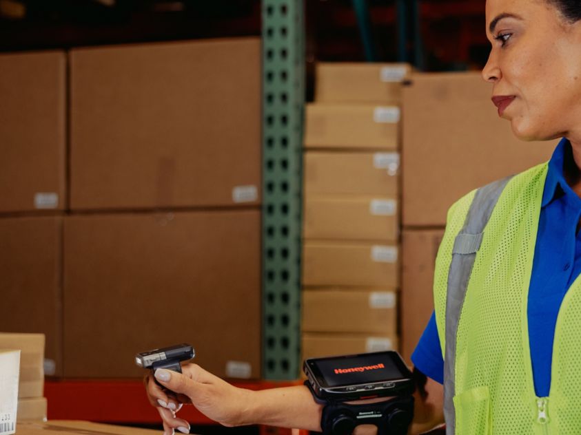 Wearable Technology Revolutionizing the Workplace