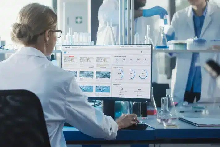 Digital laboratory environment using connected software and data insights to support efficient life sciences research and operations.