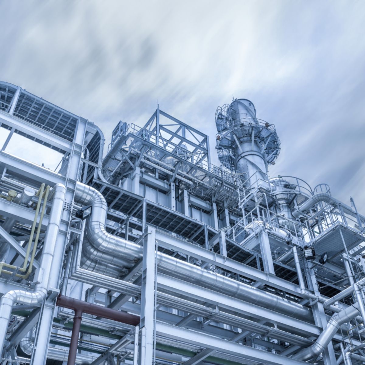Large-scale industrial facility with complex piping and thermal systems, highlighting advanced heat management, process efficiency, and reliable performance in demanding environments.