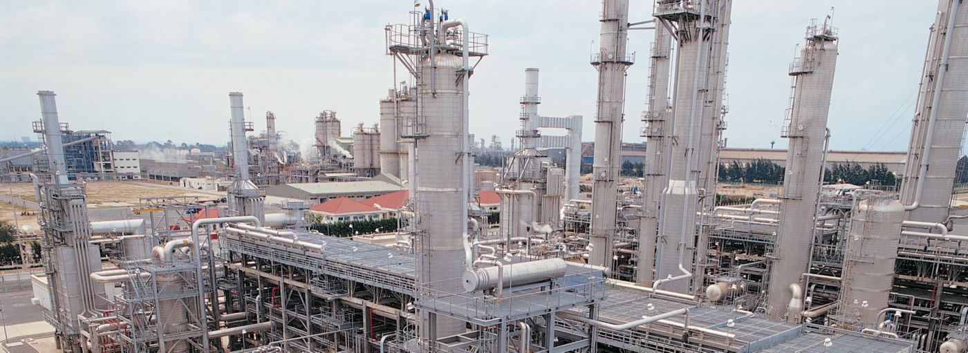 honeywell-uop-catalysts-refining-catalysts-isomerization-hero-desktop.jpg