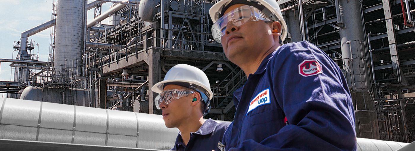 honeywell-uop-catalysts-refining-catalysts-landing-hero-desktop.jpg