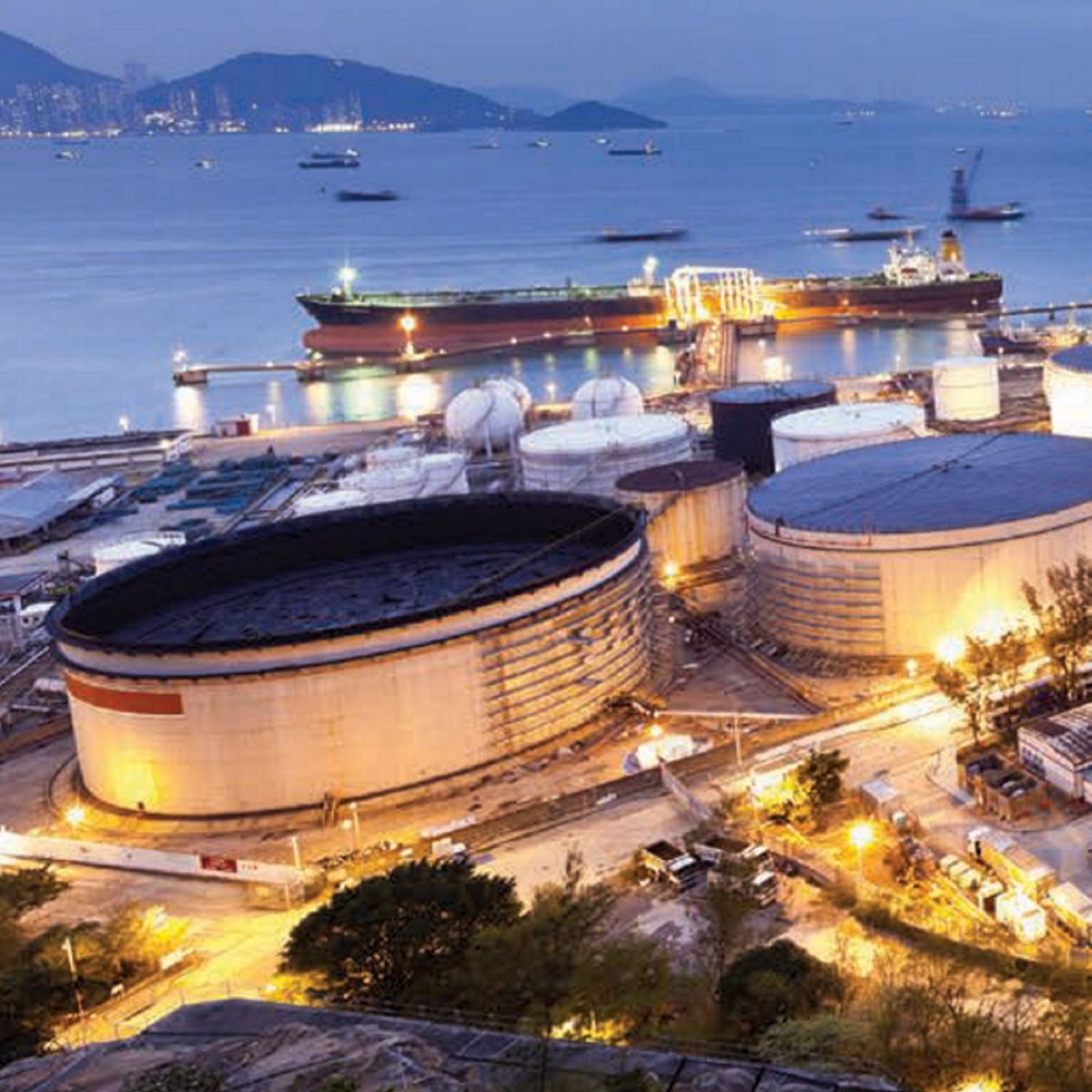 uop-lng-brochure-thumbnail.jpg